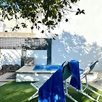 Casa Da Artista - Stylish House With Plunge Pool And Lush Garden Close To *