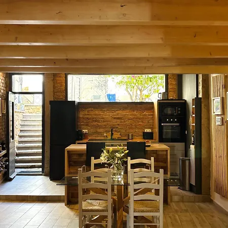 Casa de Férias Casa Da Artista - Stylish House With Plunge Pool And Lush Garden Close To