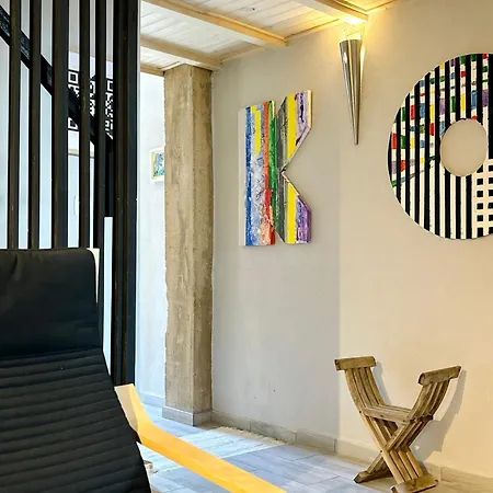 Feriehus Casa Da Artista - Stylish House With Plunge Pool And Lush Garden Close To
