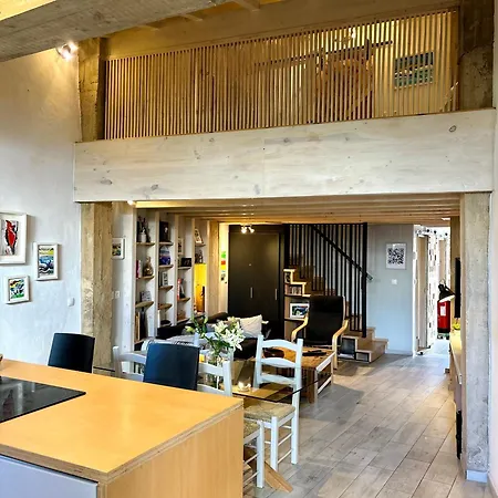 Feriehus Casa Da Artista - Stylish House With Plunge Pool And Lush Garden Close To